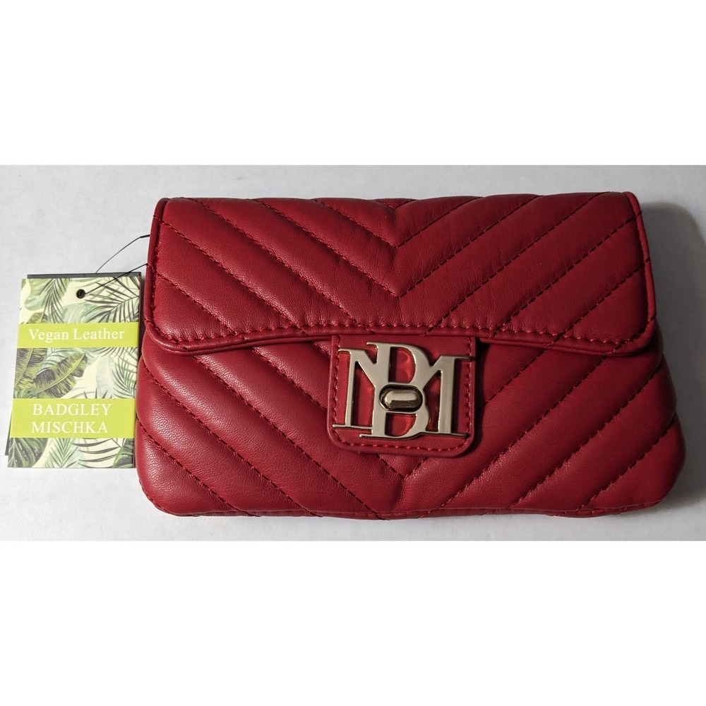 New Badgley Mischka Crossbody Purse Blood Red Quilted‎ Gold Chain Vegan Leather